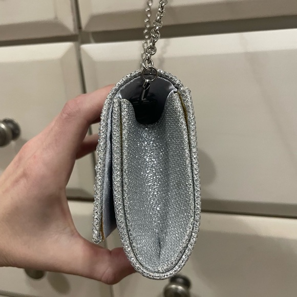 L Lorraine Silver Bedazzled Glitter Clutch Wrist Wallet New Without Tags - Picture 4 of 8